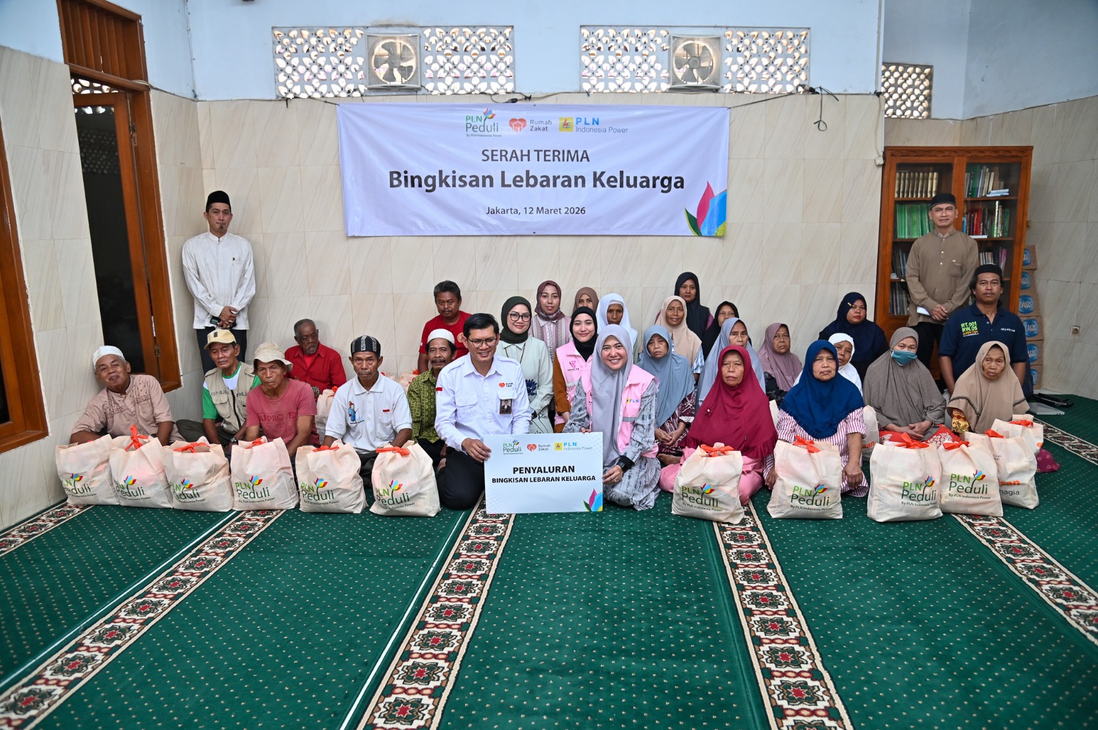 Berbagi Keberkahan Ramadan, PLN Indonesia Power dan Rumah Zakat Hadirkan Bingkisan Lebaran Keluarga